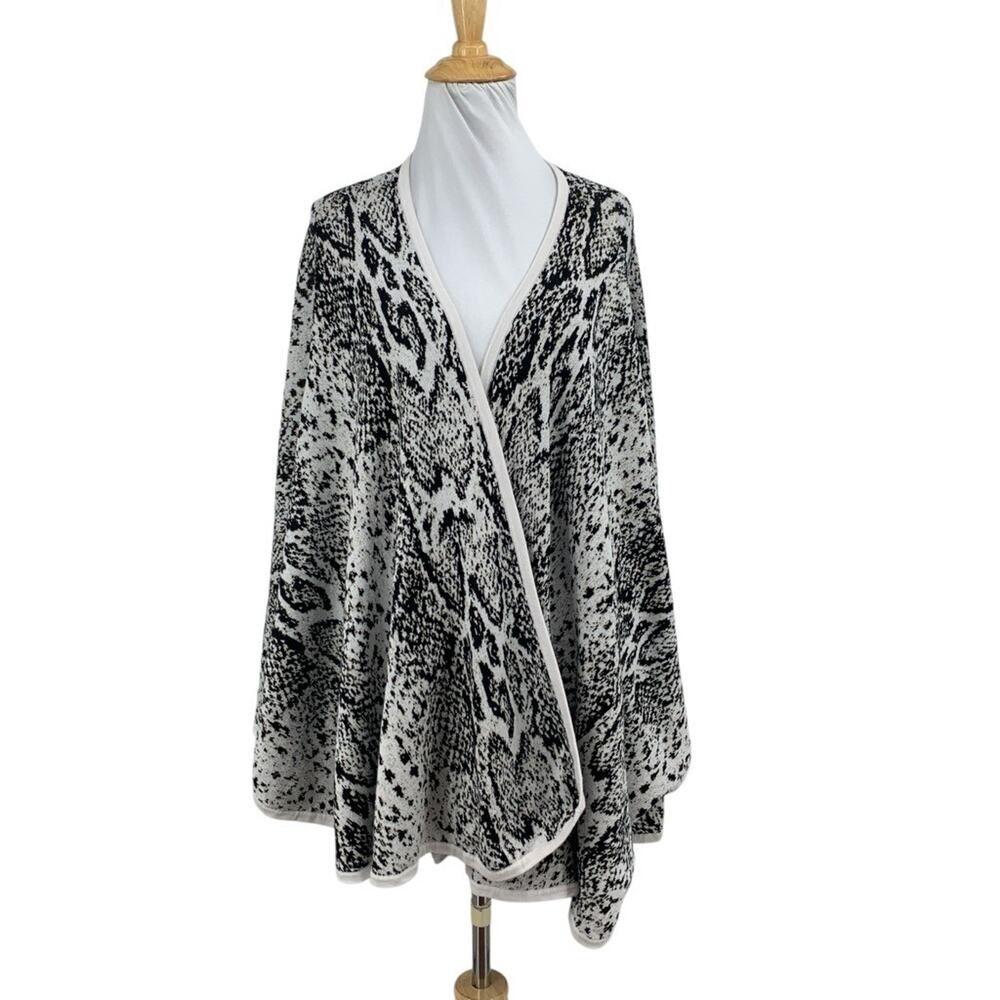 Cabi Wrap Womens OS One Size Black White Serpent Cotton Open Knit Poncho Sweater